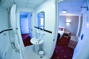 Family Room | Bathroom | Shower, hair dryer, towels - The Mayfair Hotel (Bournemouth)
