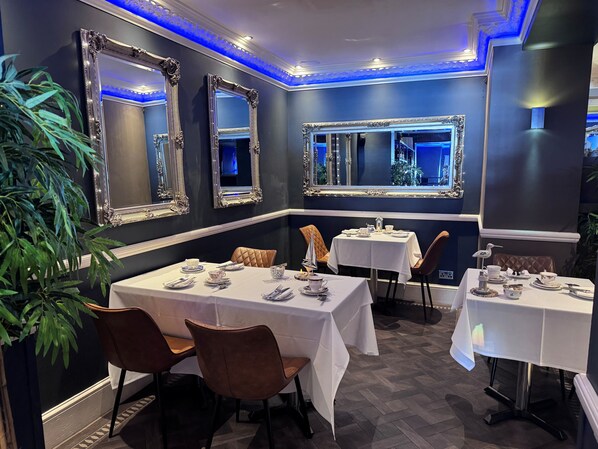Breakfast, lunch and dinner served - Camelia Hotel (Southend-on-Sea)
