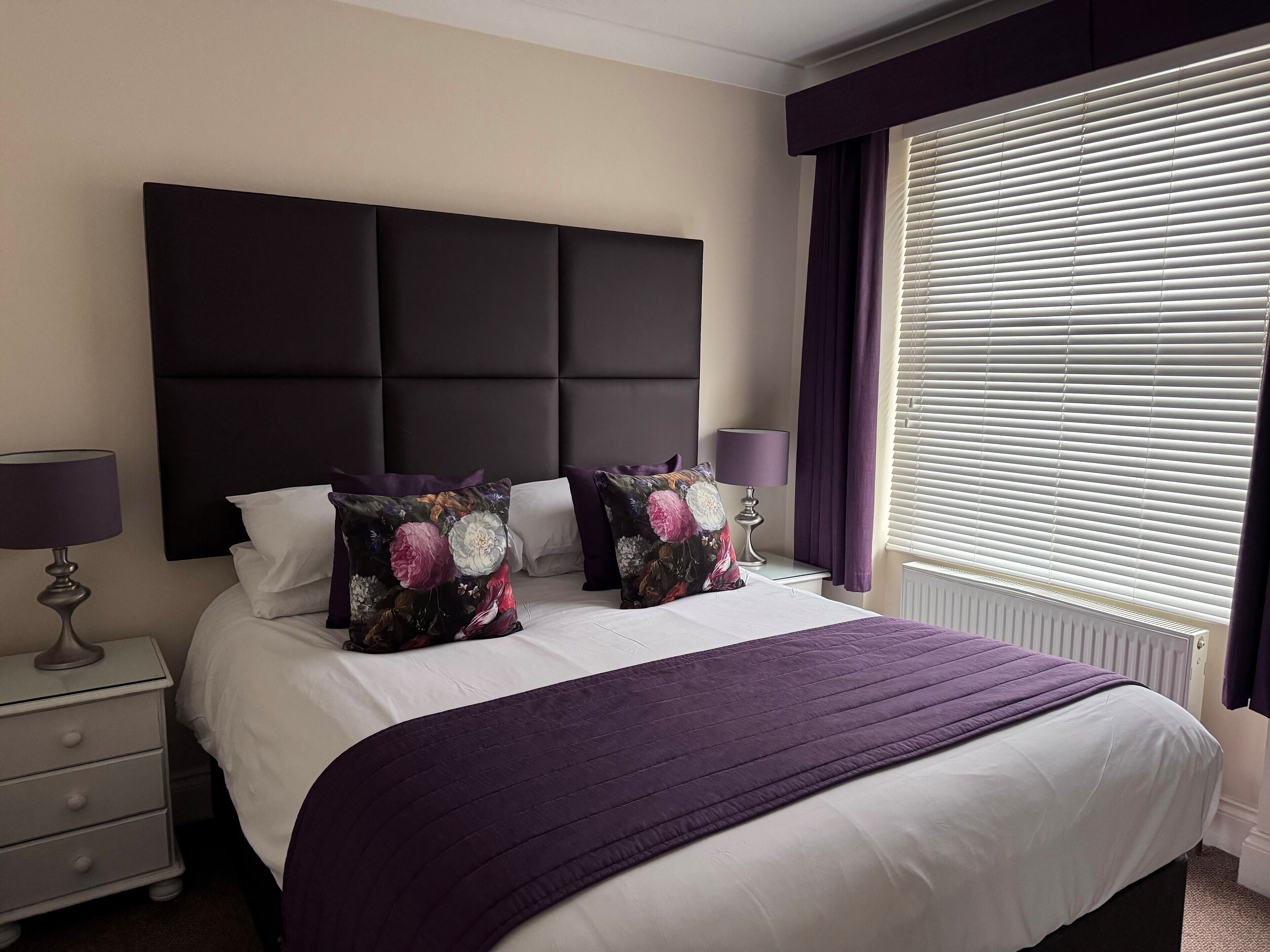 Suite Deluxe, vue mer, dans les dépendances | Literie hypoallergénique, bureau, rideaux occultants