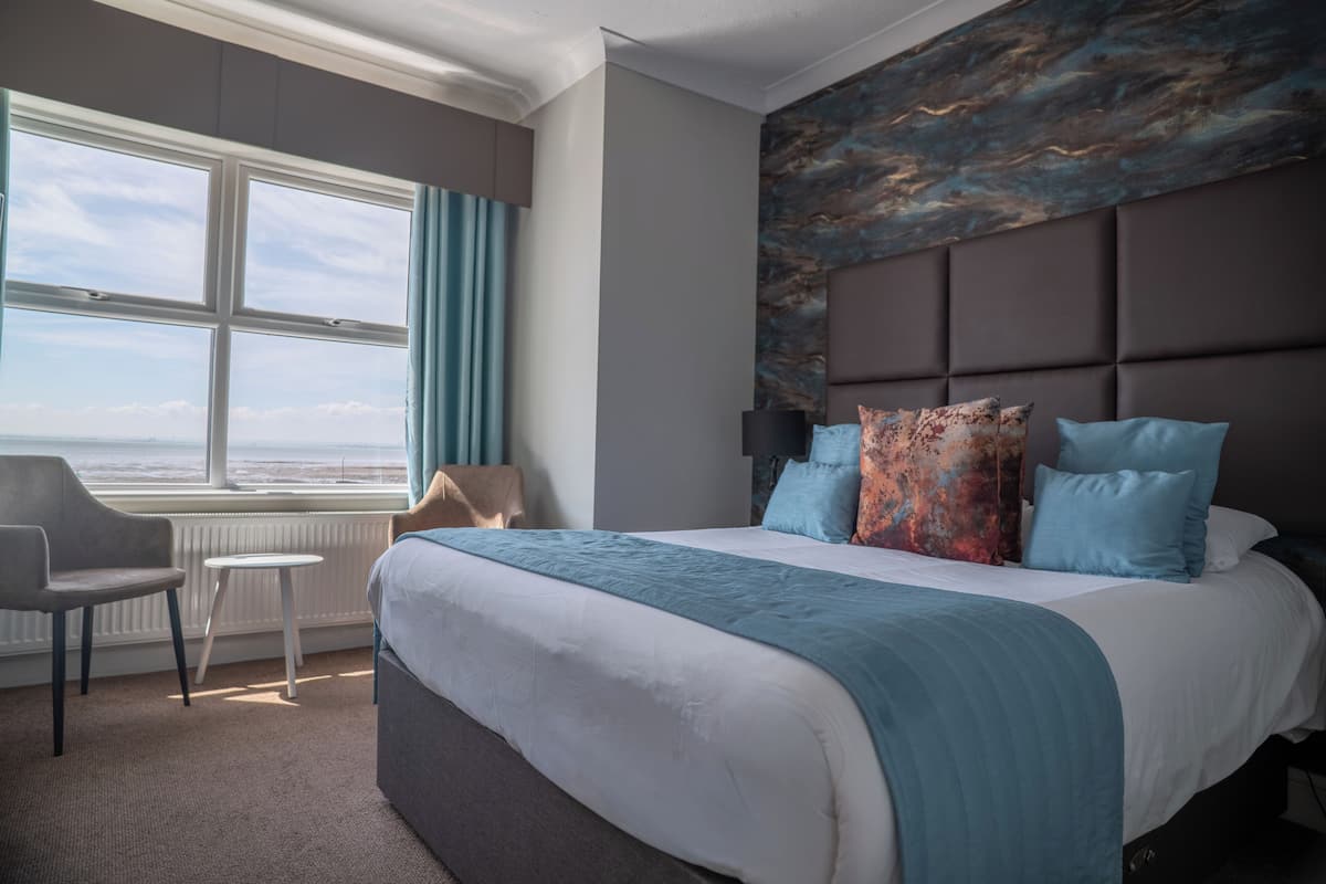 Habitación ejecutiva doble, vistas al mar | Ropa de cama hipoalergénica, escritorio, cortinas opacas