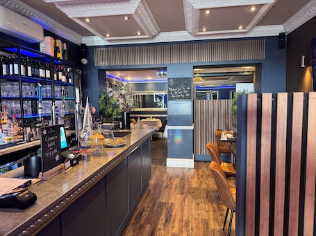 Bar (on property). Camelia Hotel