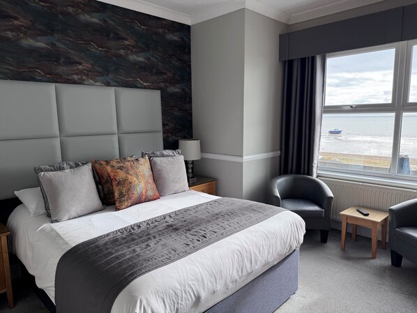 Executive Double Room, Sea View | Hypo-allergenic bedding, desk, blackout drapes, iron/ironing board - Camelia Hotel (Southend-on-Sea)