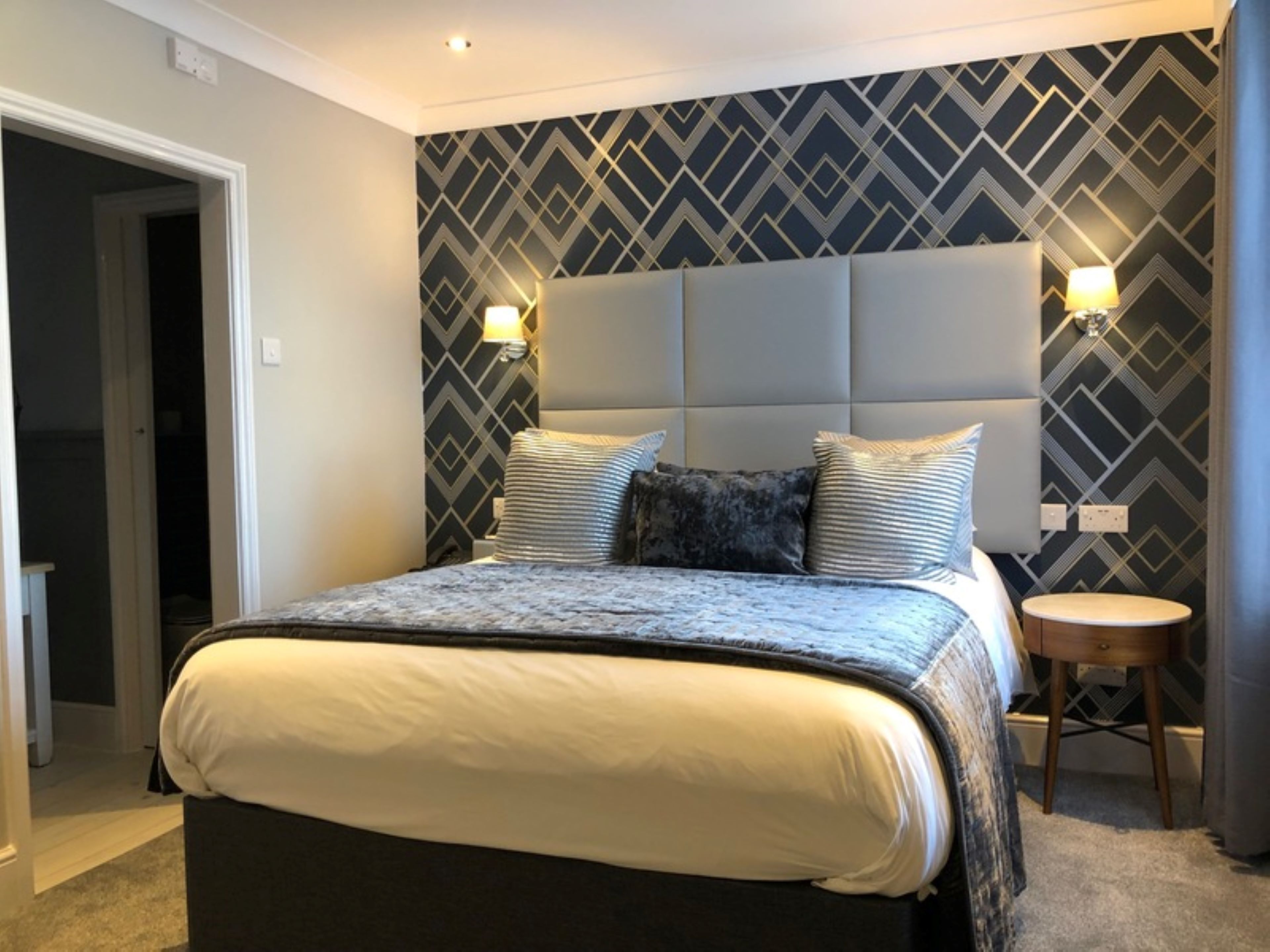 superior double room | hypo-allergenic bedding, desk, blackout curtains, iron/ironing board