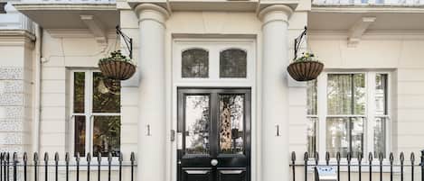 Entrada de la propiedad