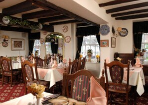 Lunch and dinner served - The Gaskell Arms Hotel (Much Wenlock)