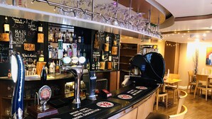 Bar (on property) - Brook Whipper-In Hotel (Oakham)