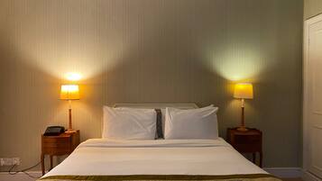 Standard Room, 1 Double Bed | 1 bedroom, individually decorated, individually furnished, desk