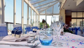 Lunch and dinner served - Riviera Hotel & Holiday Apartments (Bournemouth)