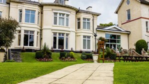 Courtyard - Devonshire House Hotel-Free Parking (Liverpool)