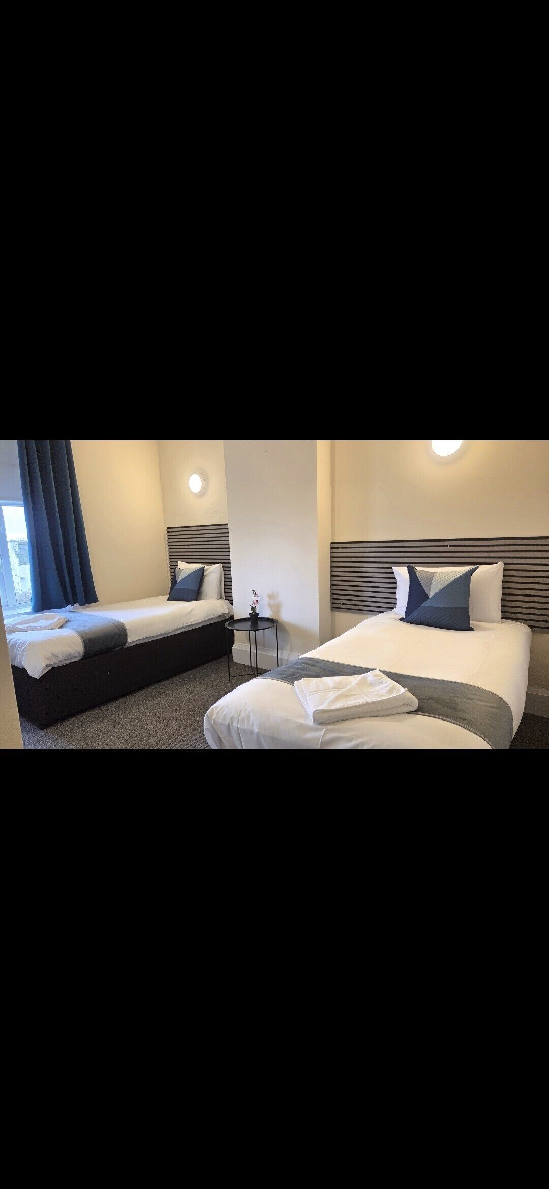 Chambre Quadruple Familiale, plusieurs lits | Fer et planche à repasser, Wi-Fi gratuit, draps fournis