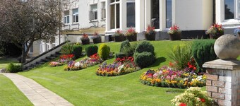 Devonshire House Hotel