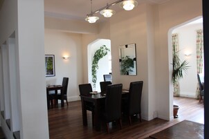 Se sirven almuerzos y cenas