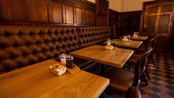 Breakfast and dinner served, local cuisine