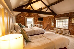 Twin Room | Premium bedding, in-room safe, individually decorated, desk - Donington Park Farmhouse Hotel (Derby)