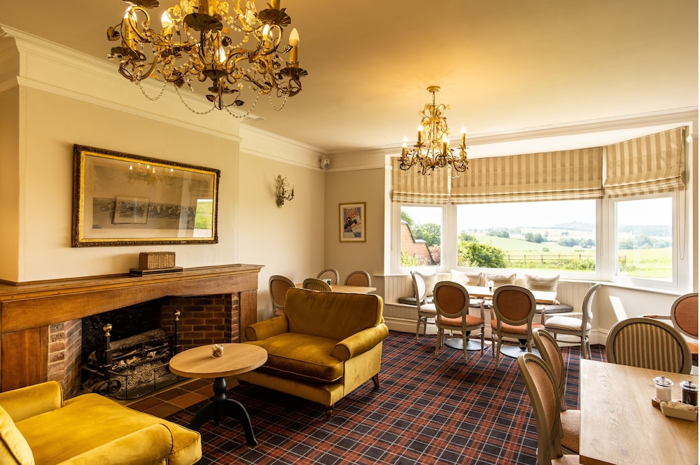 Donington Park Farmhouse - 6