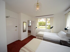 Standard Twin Room, Ensuite