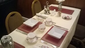 Daily English breakfast (GBP 6.99 per person)