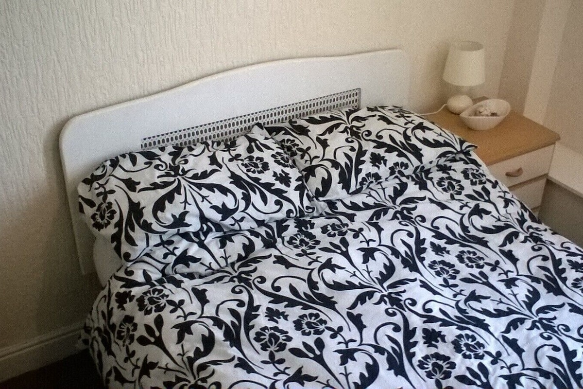 Bügeleisen/Bügelbrett, kostenloses WLAN, Bettwäsche