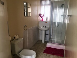 Twin Room, Private Bathroom (Small - External bathroom) | Bathroom | Free toiletries, hair dryer, towels - The Albert Hotel Near Winter Gardens (Blackpool)