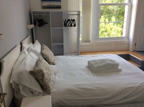 Doppel- oder Zweibettzimmer | Bügeleisen/Bügelbrett, kostenlose Babybetten, kostenloses WLAN