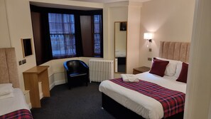 Triple Room (Ensuite) | Desk, iron/ironing board, free WiFi, bed sheets