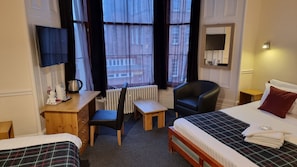 Triple Room (Ensuite) | Desk, iron/ironing board, free WiFi, bed sheets