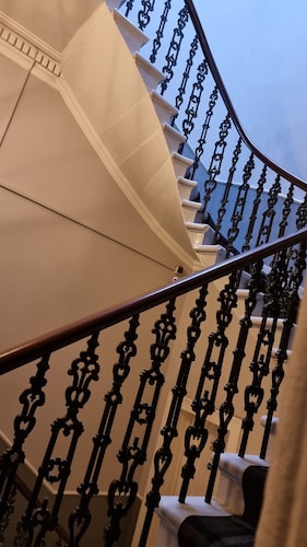 The Hampton Court Guesthouse