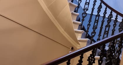 The Hampton Court Guesthouse