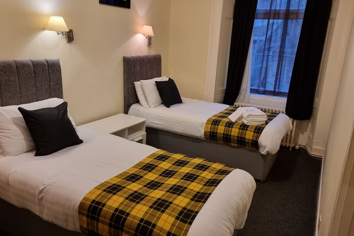 Twin Room (Ensuite) | Desk, iron/ironing board, free WiFi, bed sheets