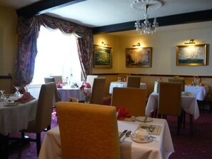 Dinner served - Meryan House Hotel (Taunton)