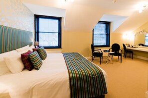 Superior Double Room | Premium bedding, individually furnished, desk, laptop workspace