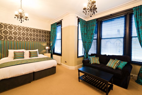 Large Double Room Superior | Premium bedding, individually furnished, desk, laptop workspace