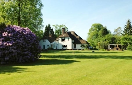 Exterior. Woodacre B&B