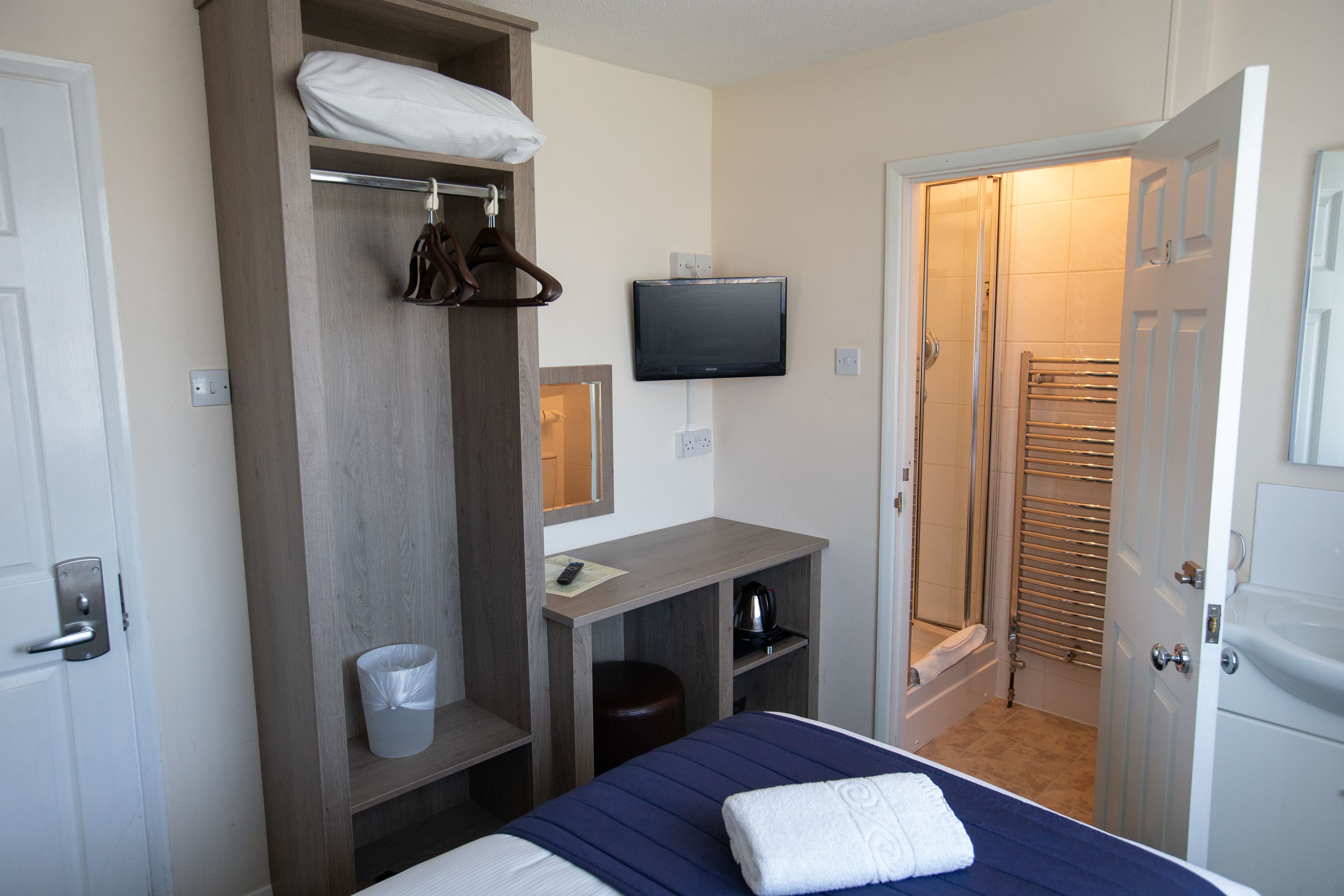 Foto - The Corner House Hotel bookable Holiday Parking