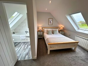 Ropa de cama de alta calidad y escritorio 