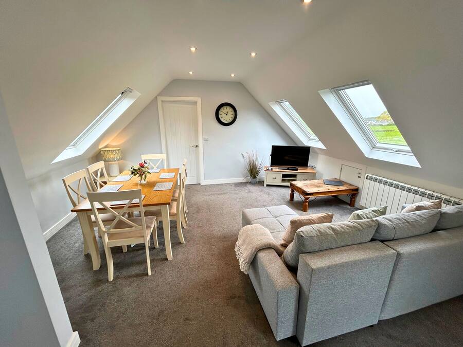 Apartment | Premium bedding, desk, laptop workspace, iron/ironing board