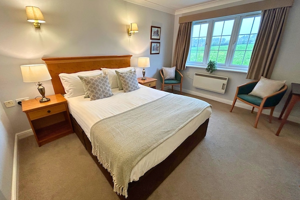 Chambre Double | Literie de qualité supérieure, bureau