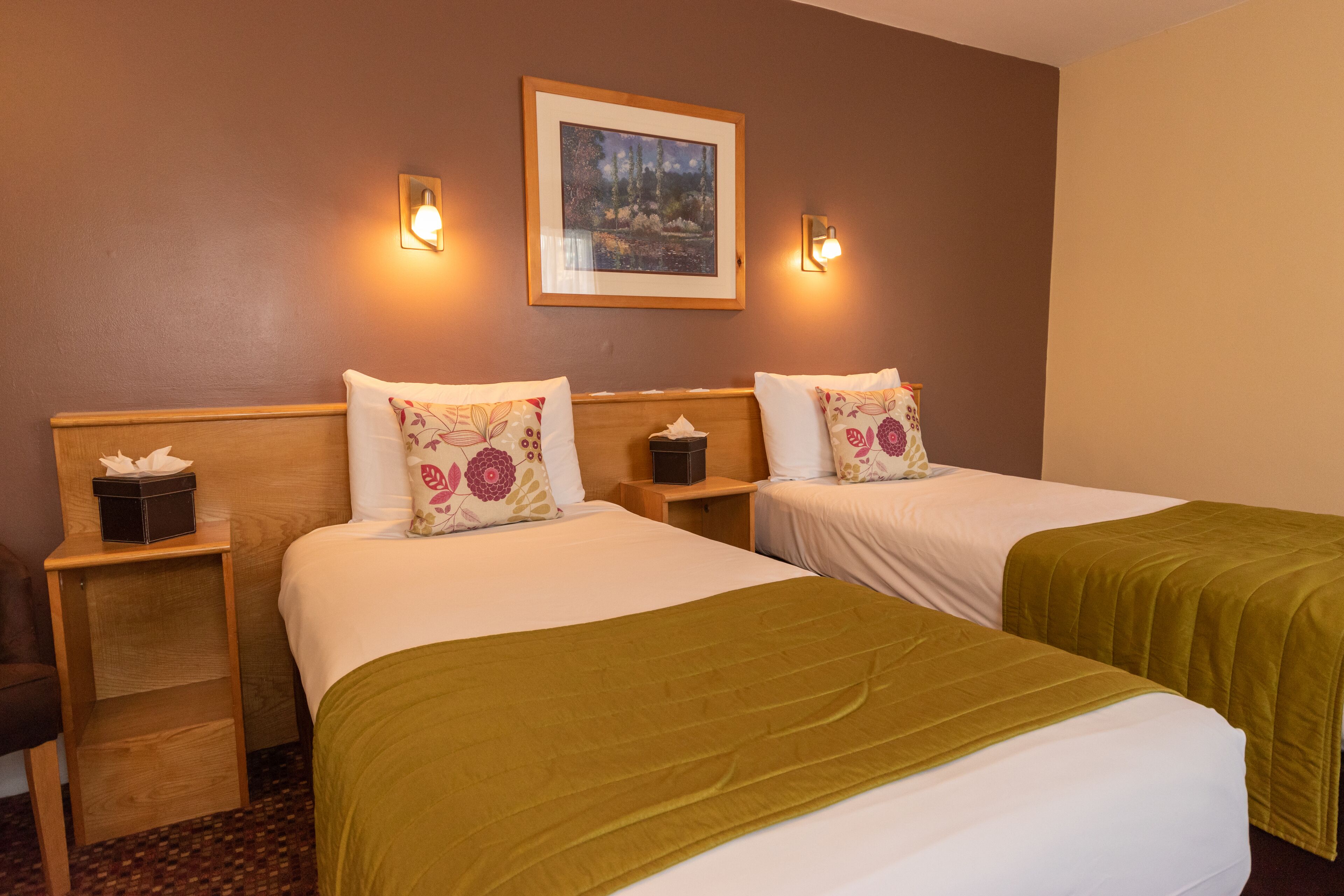 twin room | in-room safe, desk, free cots/infant beds, free wifi