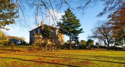 Gomersal Lodge Hotel