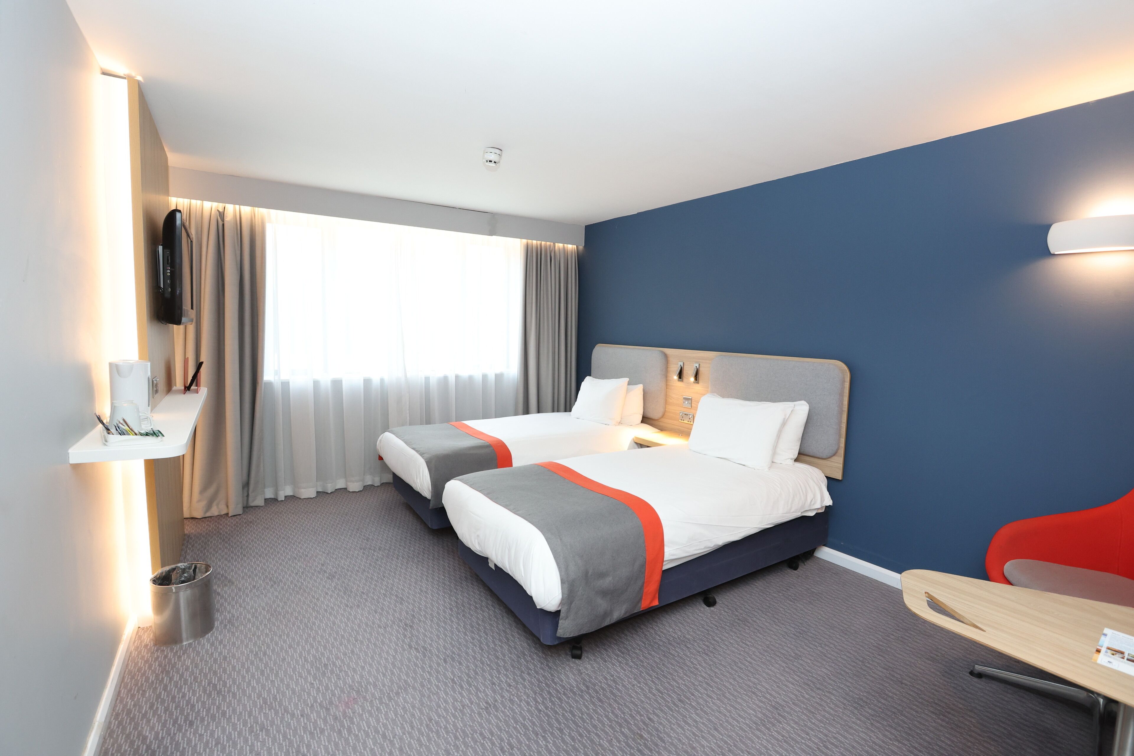 standard twin room | 1 bedroom, desk, blackout curtains, iron/ironing board