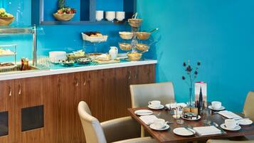 Daily full breakfast for a fee