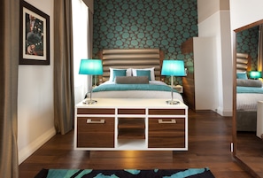 Egyptian cotton sheets, premium bedding, in-room safe, desk