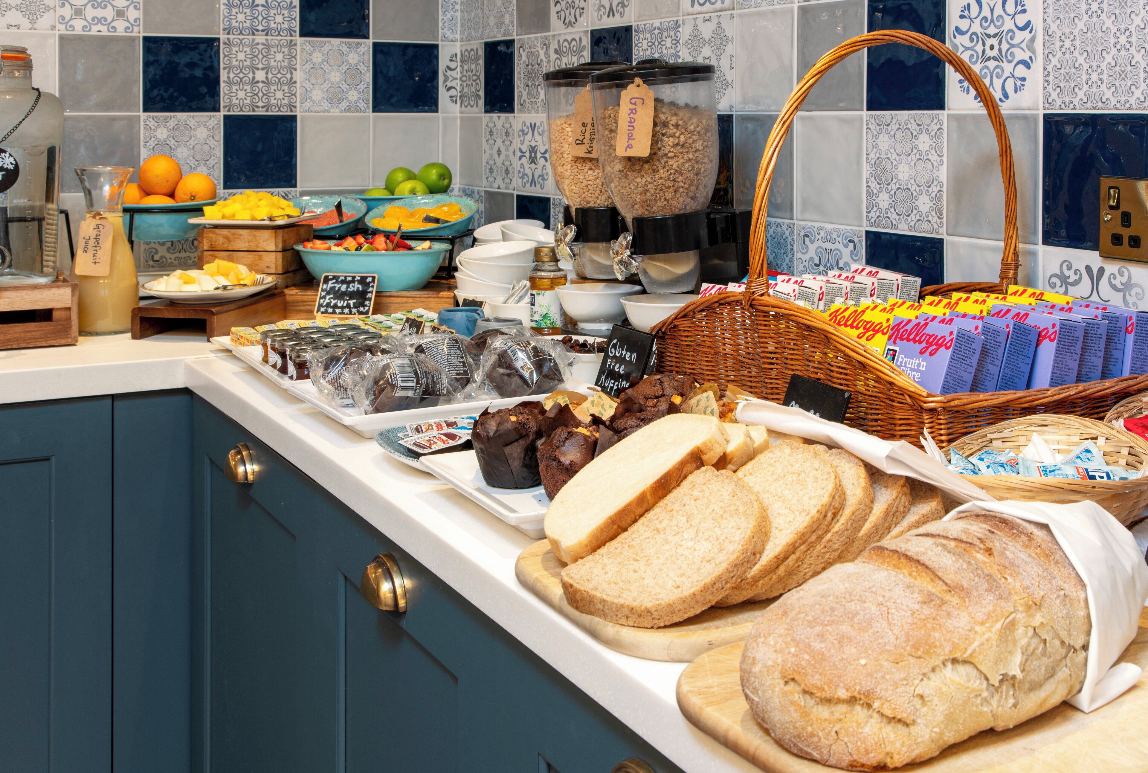 daily full breakfast for a fee