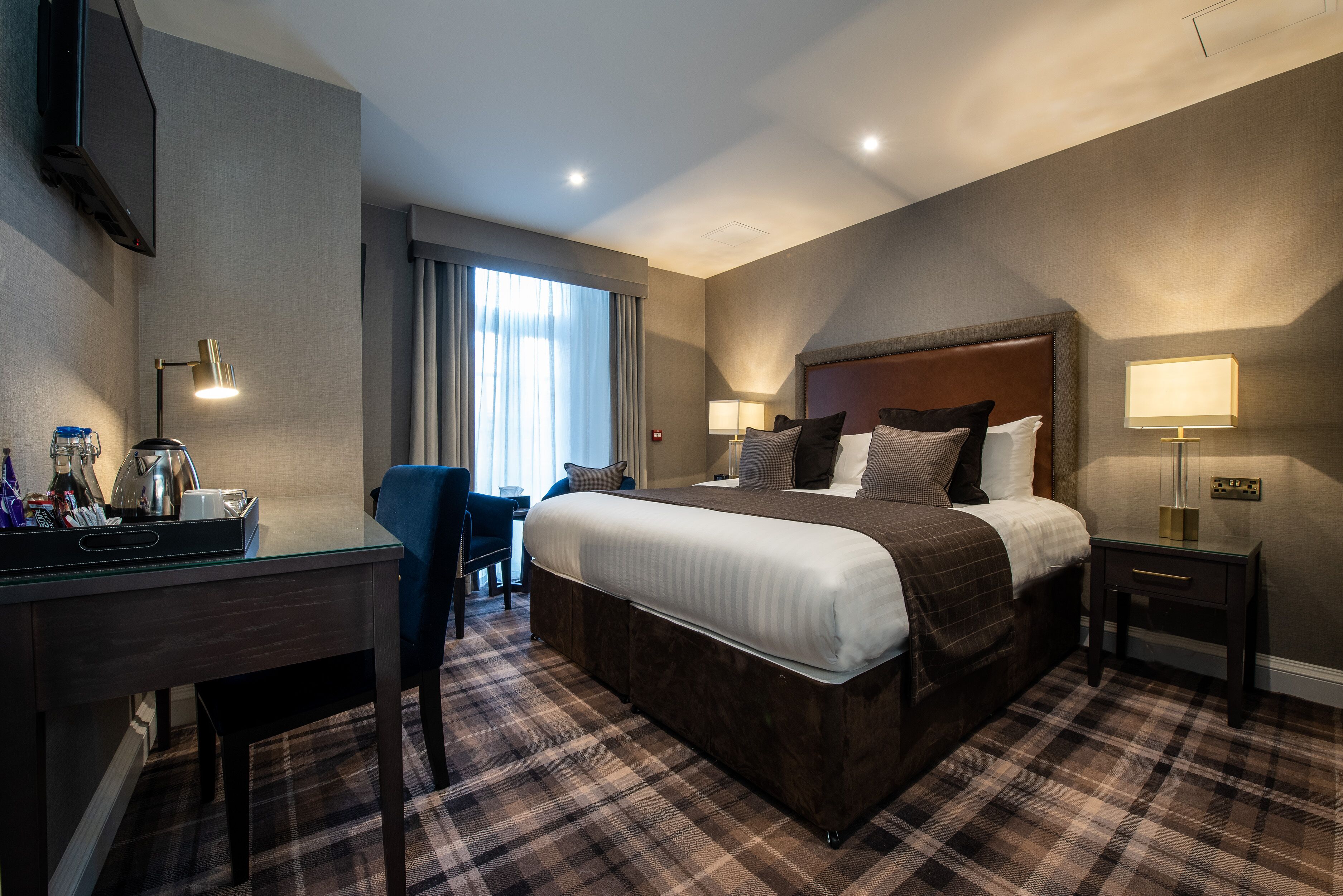 royal scots club at 34a, lower ground floor | in-room safe, individually decorated, individually furnished, desk