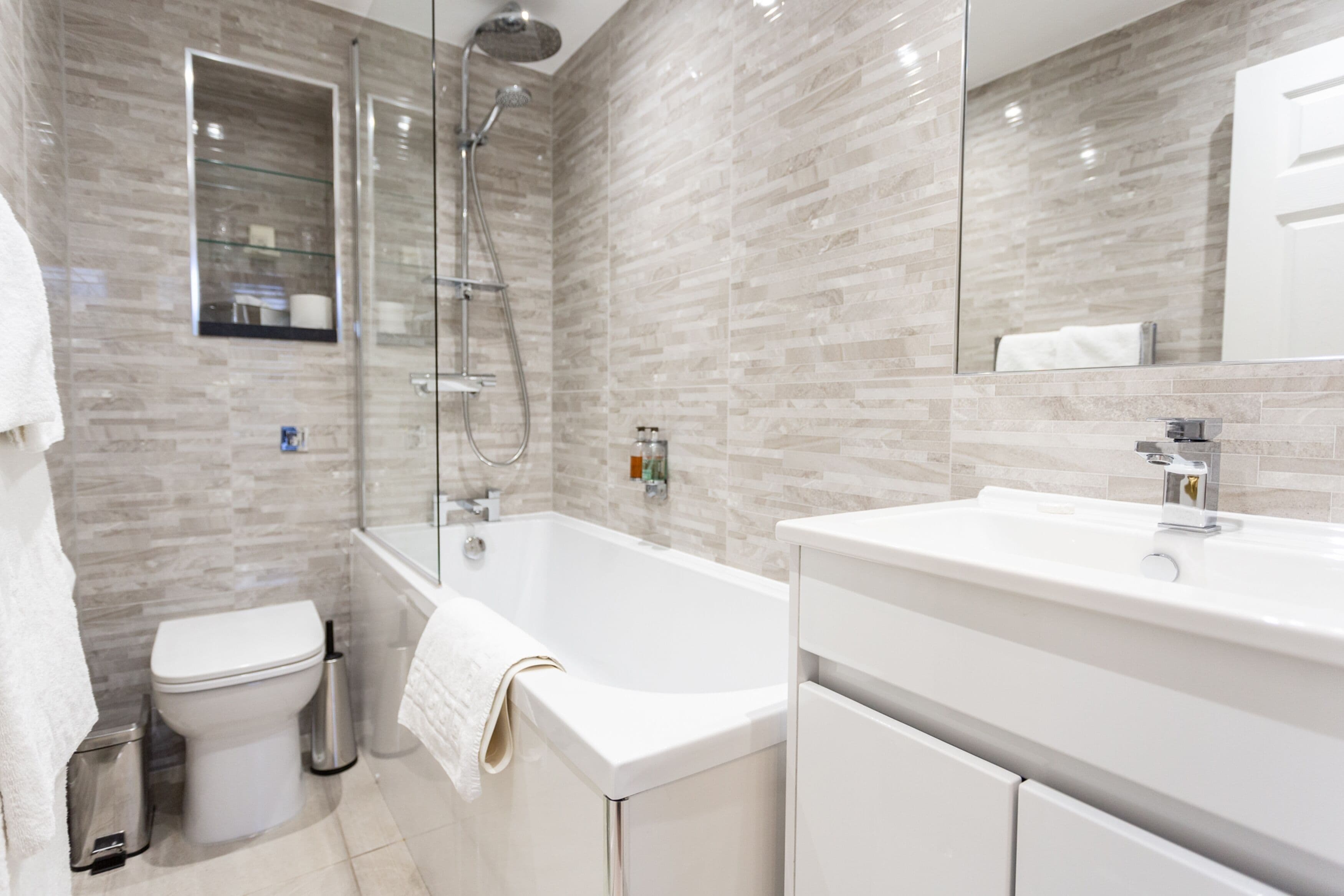 classic double/twin | bathroom | shower, designer toiletries, hair dryer, towels