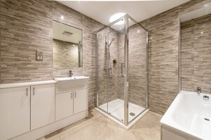 Royal Scots Club at 34A, lower ground floor | Bathroom | Shower, designer toiletries, hair dryer, towels