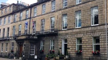 Fachada de la propiedad