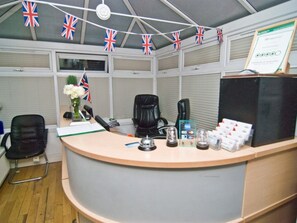 Lounge - Skylark B&B (Hounslow)