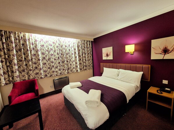 Bureau, fer et planche à repasser, Wi-Fi gratuit, draps fournis