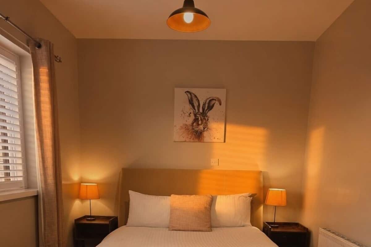 Chambre Double, salle de bains attenante (8) | Literie de qualité supérieure, bureau